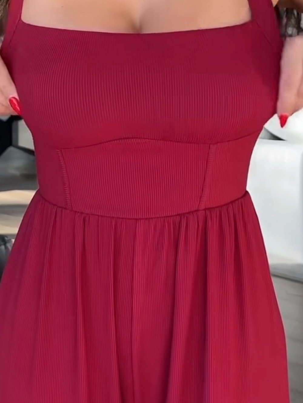 Everyday Wide-Leg Jumpsuit in Deep Red - Picture 4 of 4